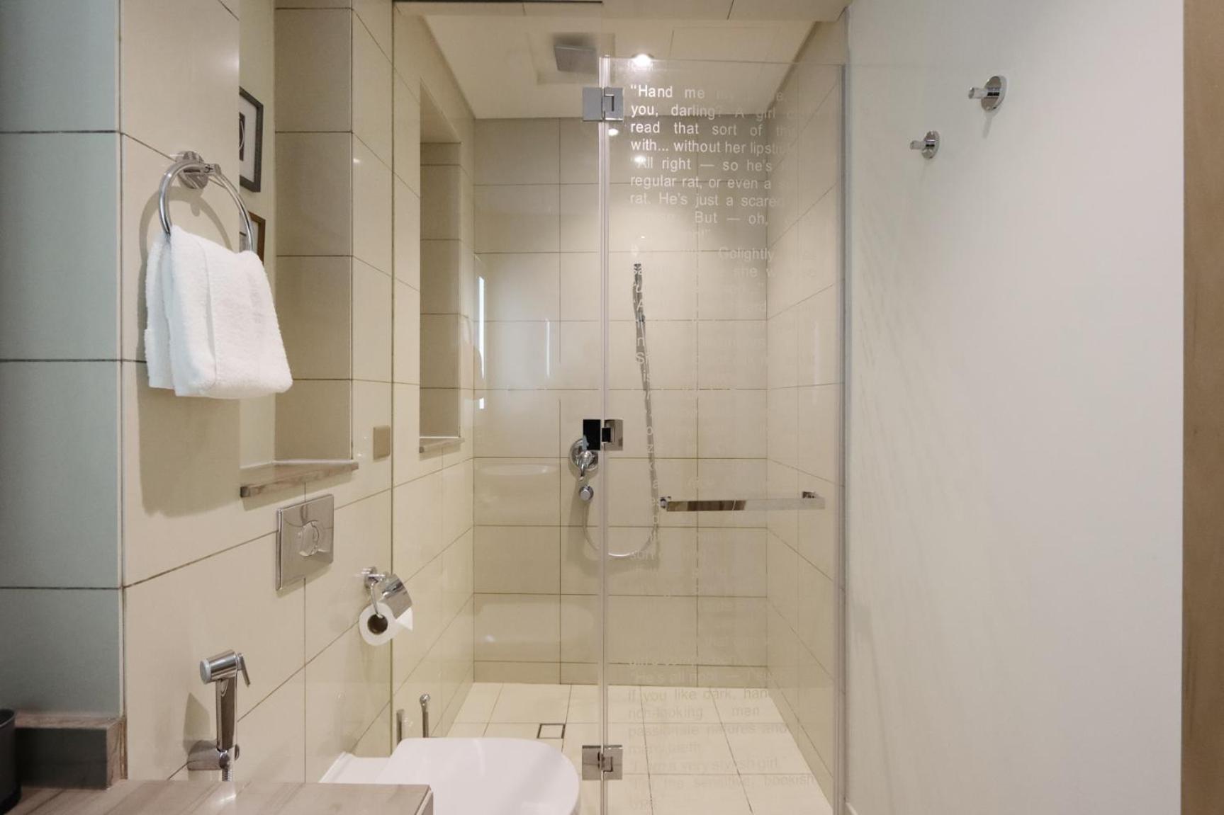Stylish 2br Paramount Near Downtown